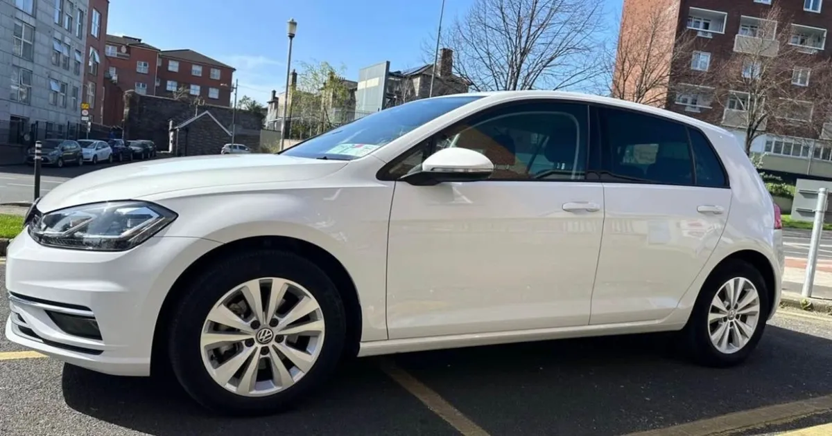 Volkswagen Golf 2017 TSI 1.2 - Petrol - Image 1
