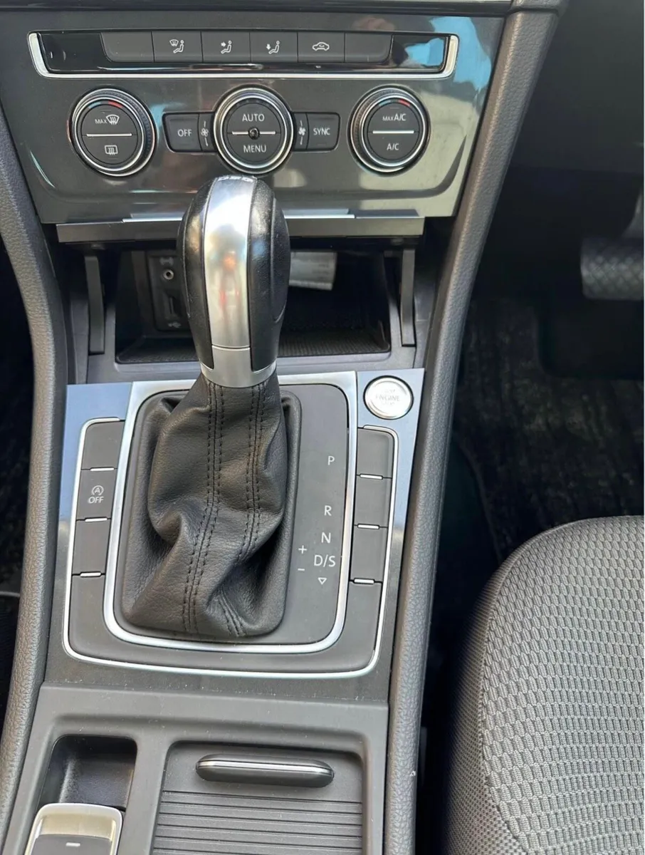 Volkswagen Golf 2017 TSI 1.2 - Petrol - Image 3