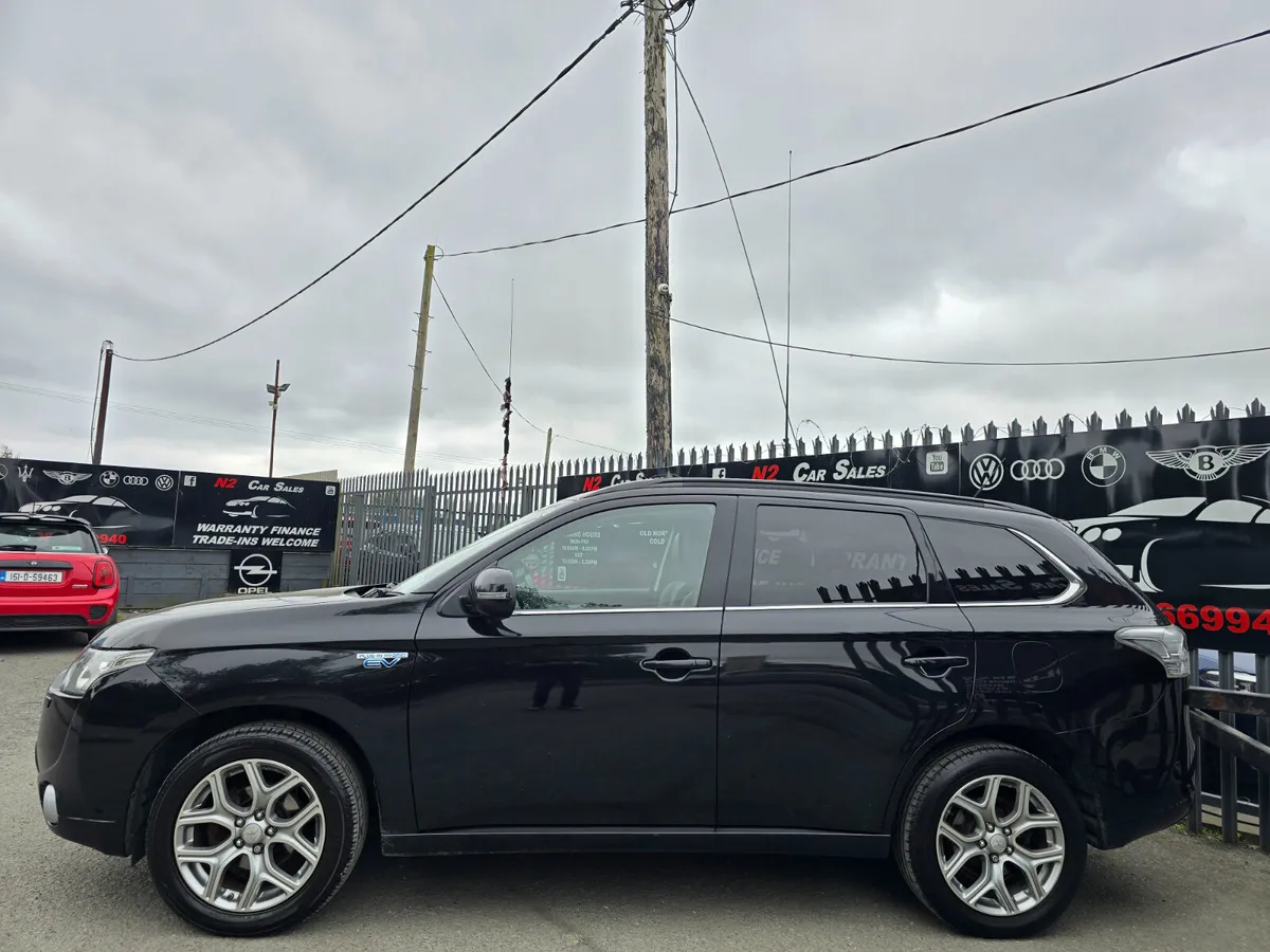 151 Outlander Plug in Hybrid, NEW NCT - Image 4