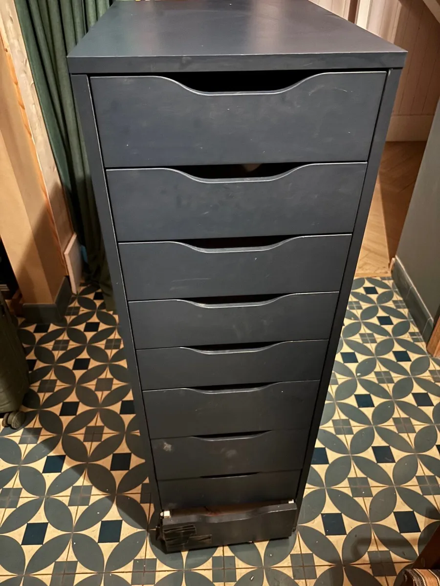 Chest of drawers - Image 2