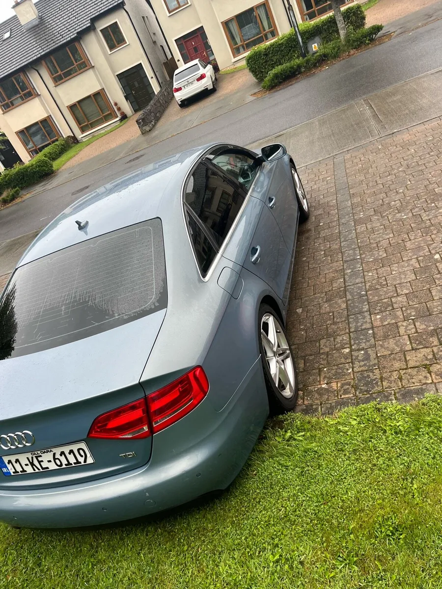Audi A4 b8 2011 manual - Image 3