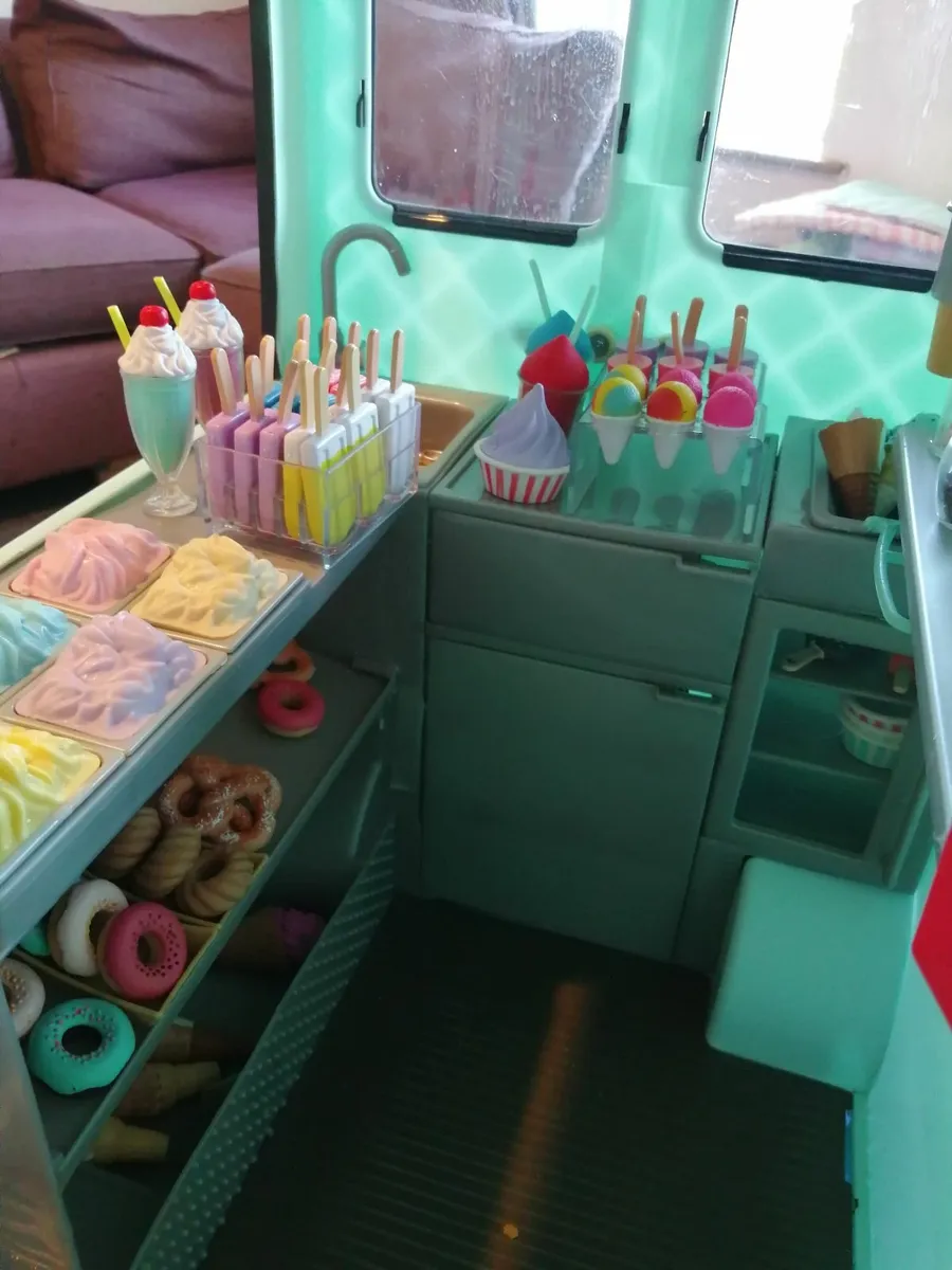 Our Generation Ice cream van,Salon & salon chair - Image 2