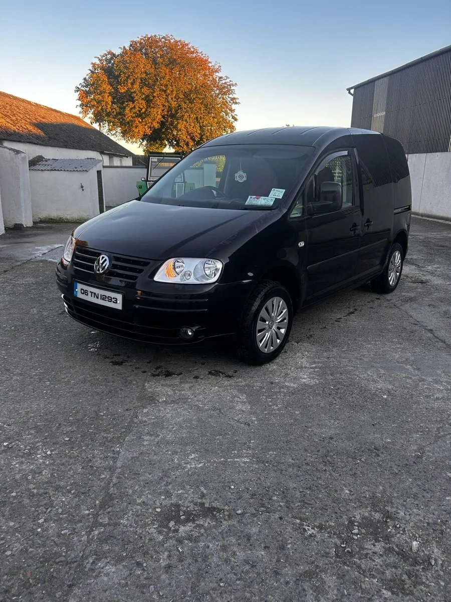 2006 caddy van - Image 2