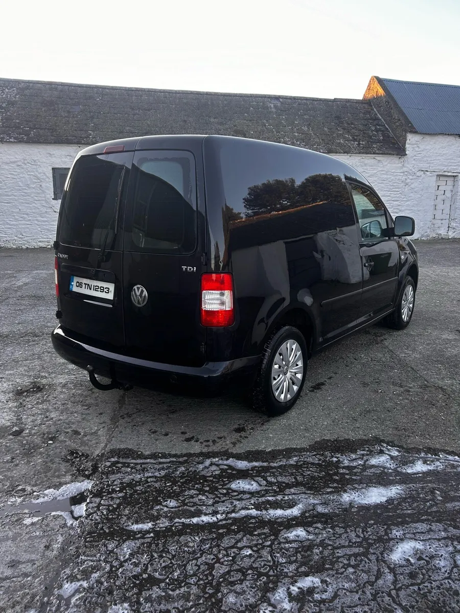 2006 caddy van - Image 3