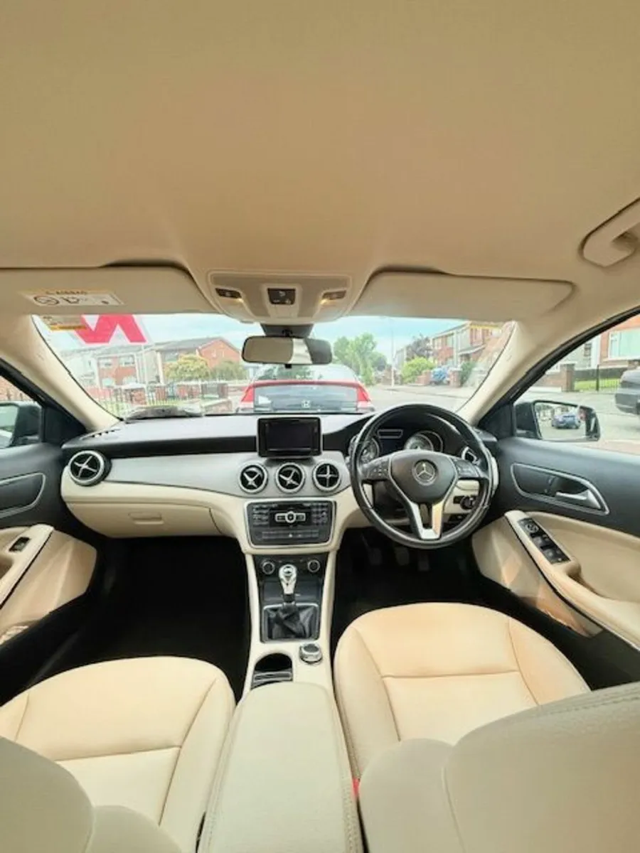 Mercedes-Benz GLA 2015 - Image 2