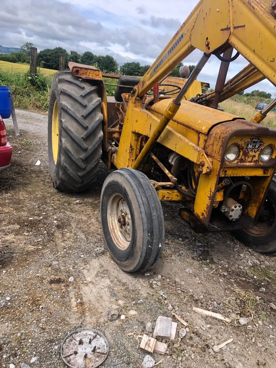 Massey loader - Image 1