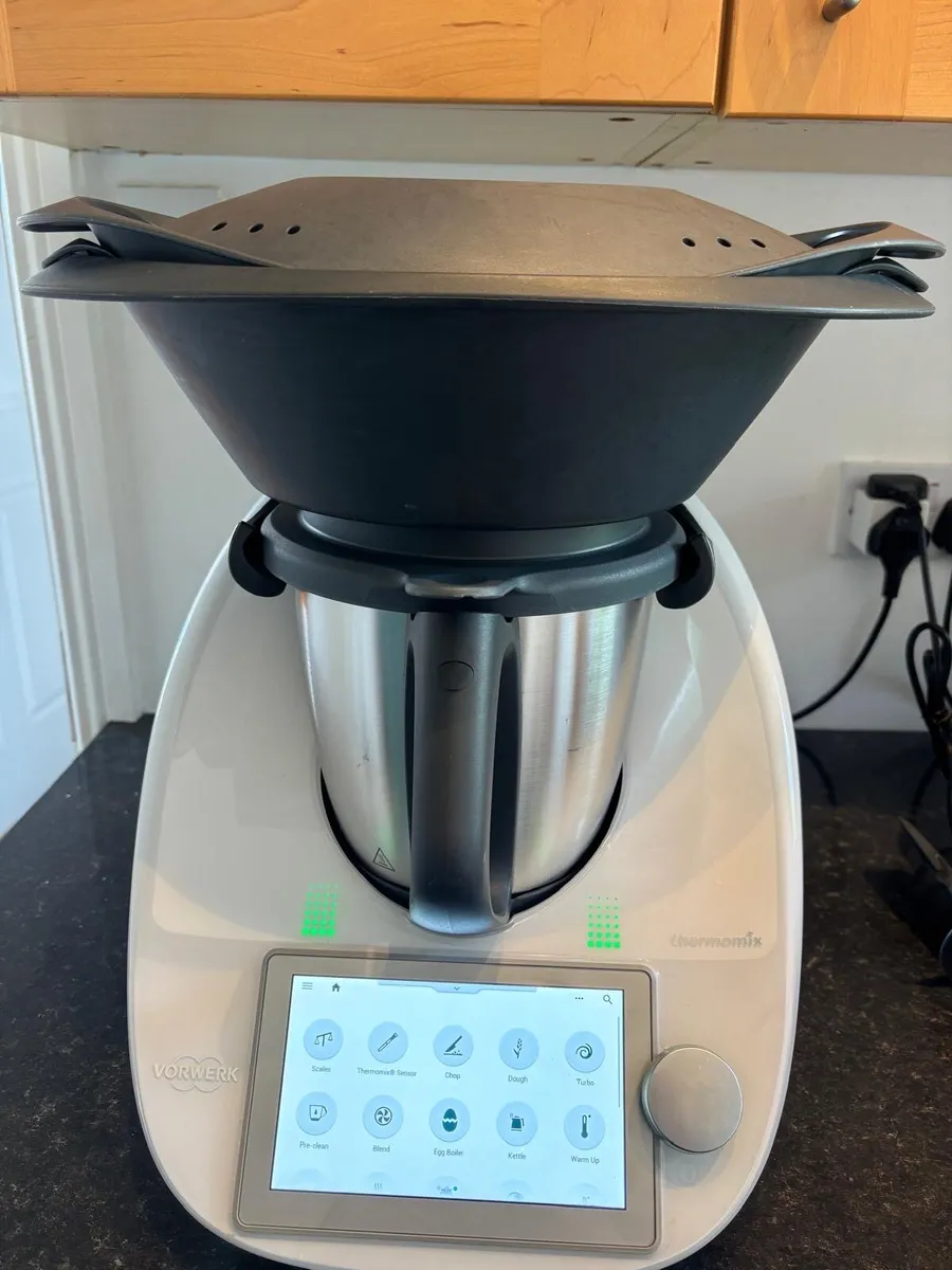 Thermomix TM6 and Cutter in spotless condition - Image 3