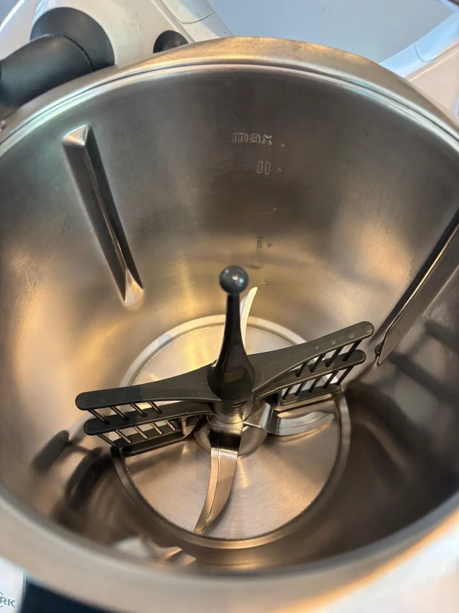 Thermomix TM6 and Cutter in spotless condition - Image 4