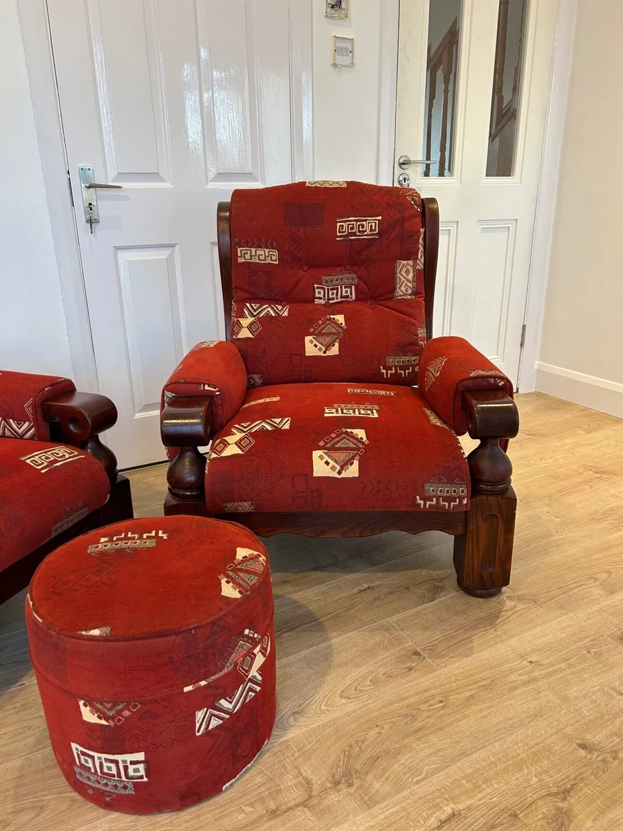Three piece suite of furniture - Image 4