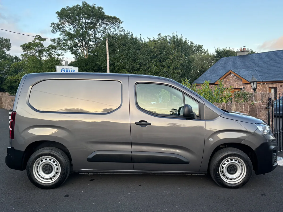 Fiat Doblo 2024 1.5 HDI only 25000kms as new - Image 4