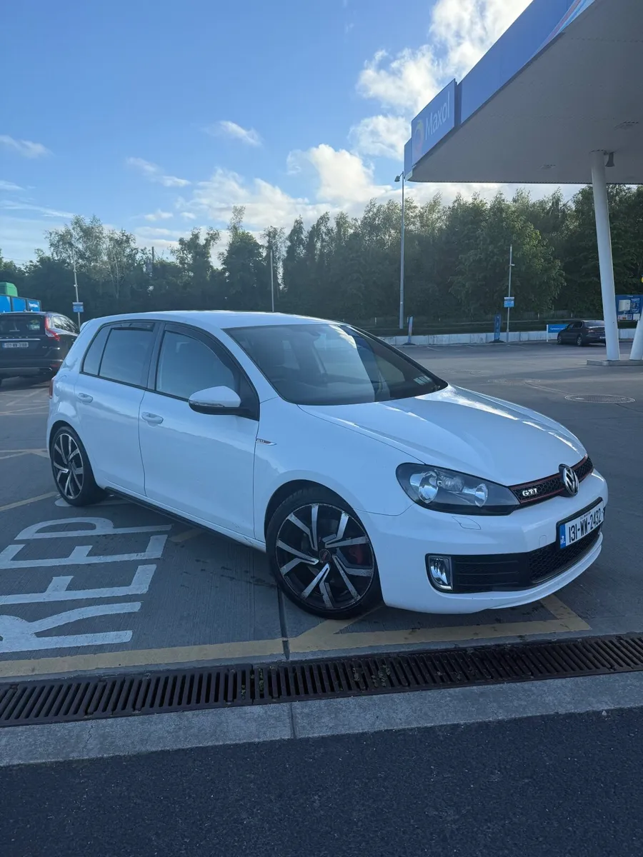 Volkswagen Golf 2013 - Image 1