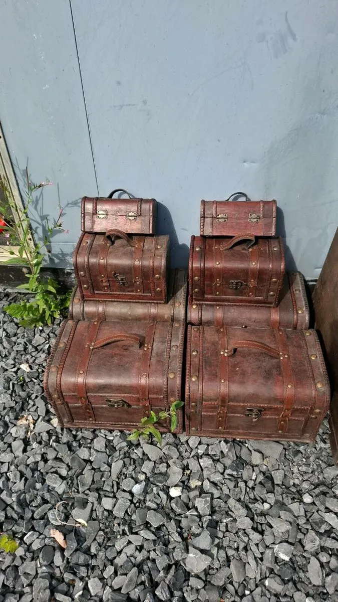 Chests - Image 1