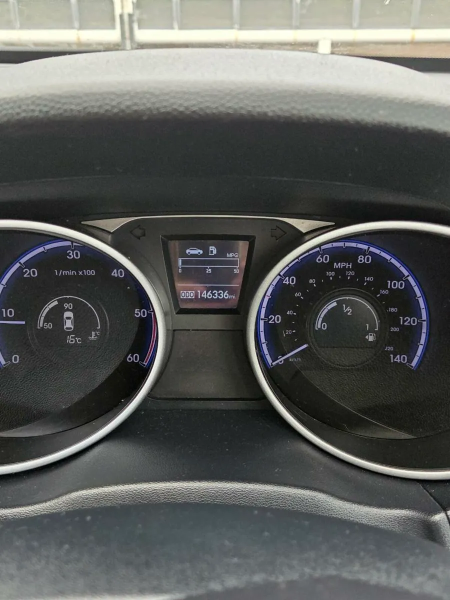 Hyundai IX35 2.0 CRDI 4wd - Image 4