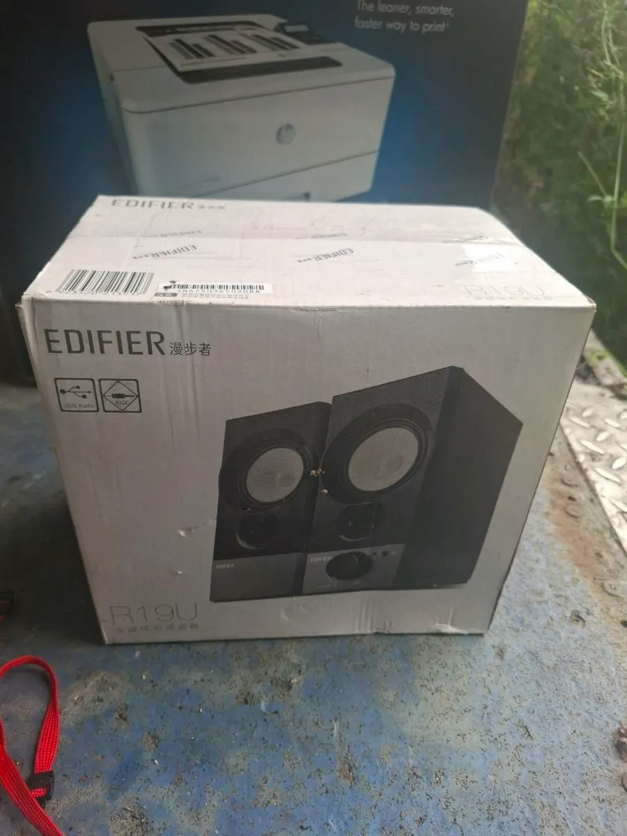 Edifier R19U Compact Speaker