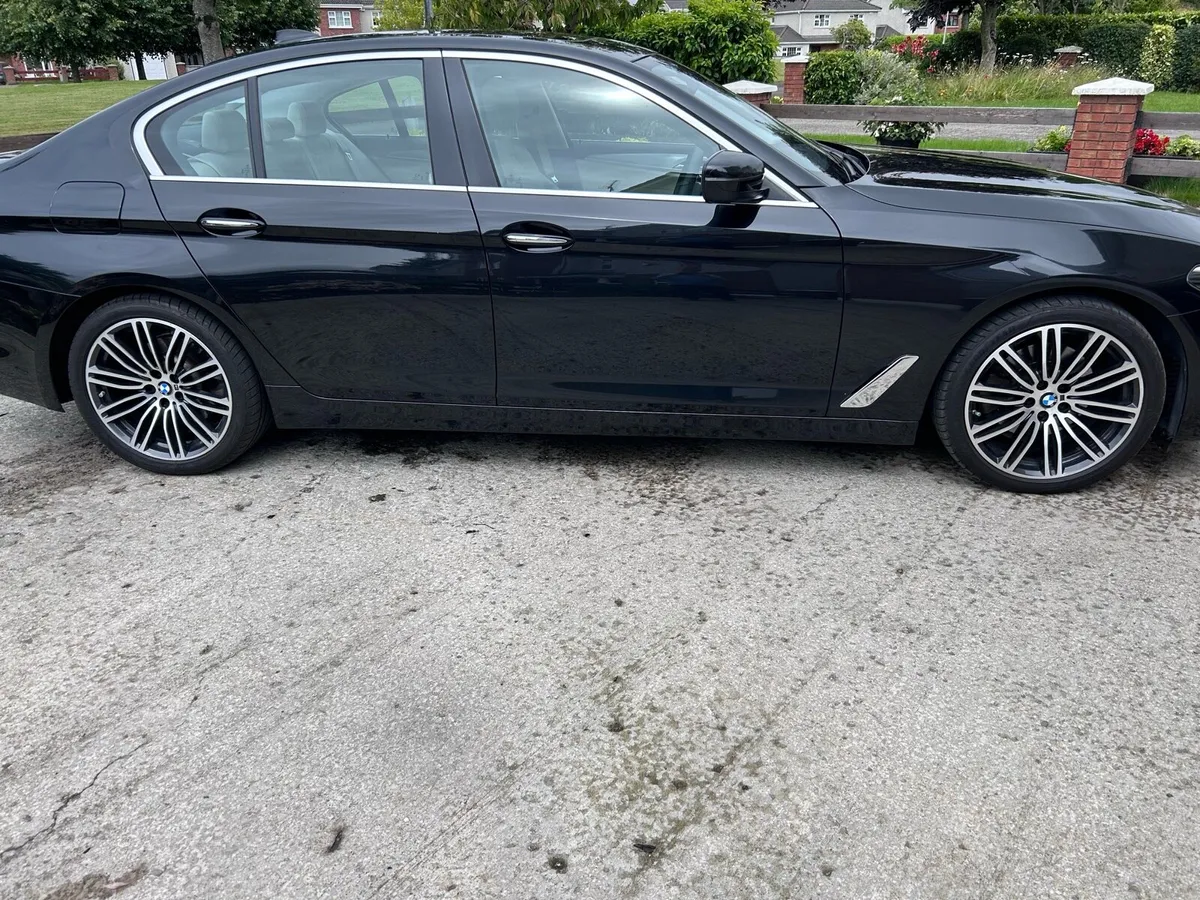 BMW 520d - Image 1
