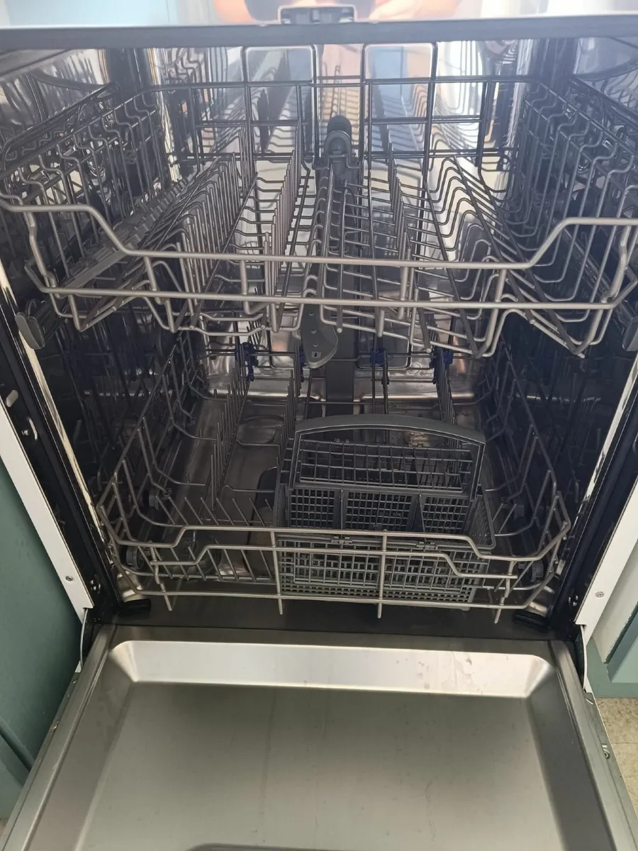 Dishwasher - Image 2