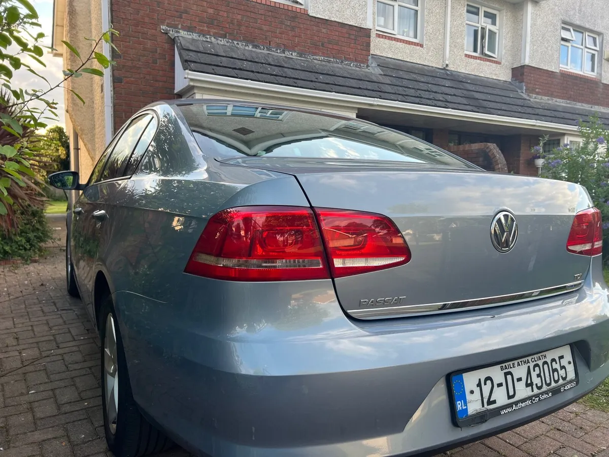 Volkswagen Passat 2012 - Image 4