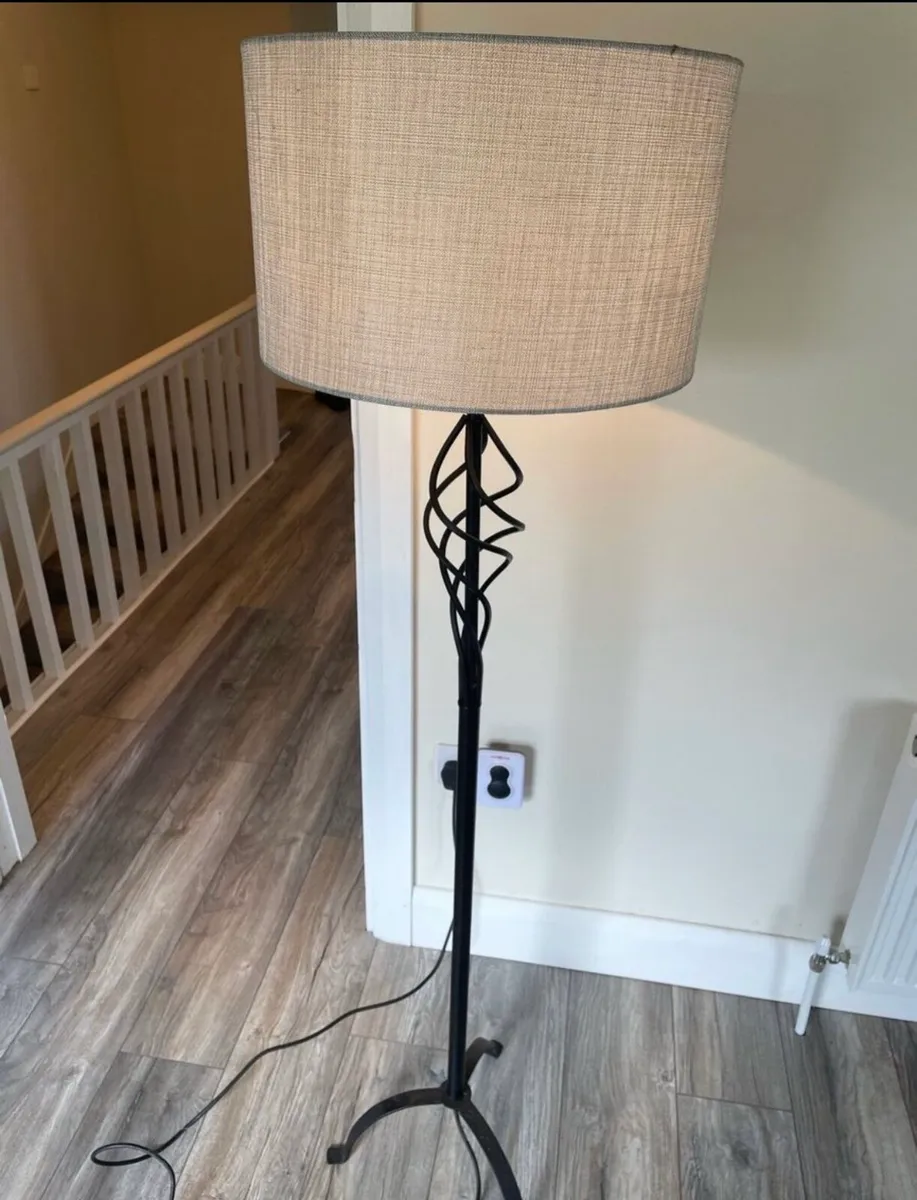 Stylish Living Room Lamp - Image 2