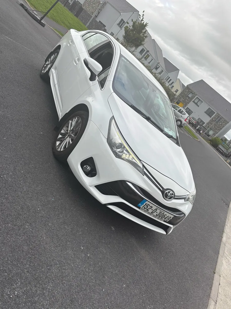 2.0 litre Toyota avensis - Image 2