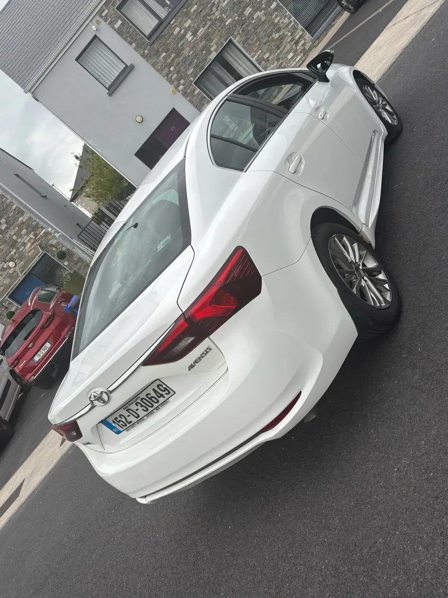 2.0 litre Toyota avensis - Image 3