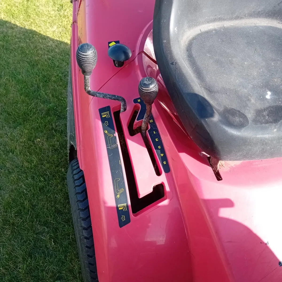 Castle garden ride on lawn mower - Image 1