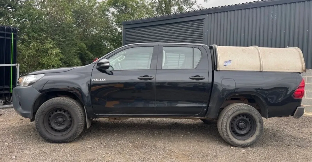 Toyota Hilux Active 2017 . - Image 2