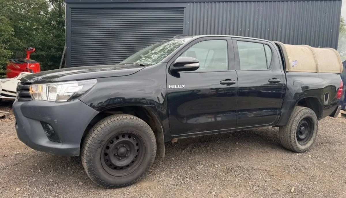 Toyota Hilux Active 2017 . - Image 3