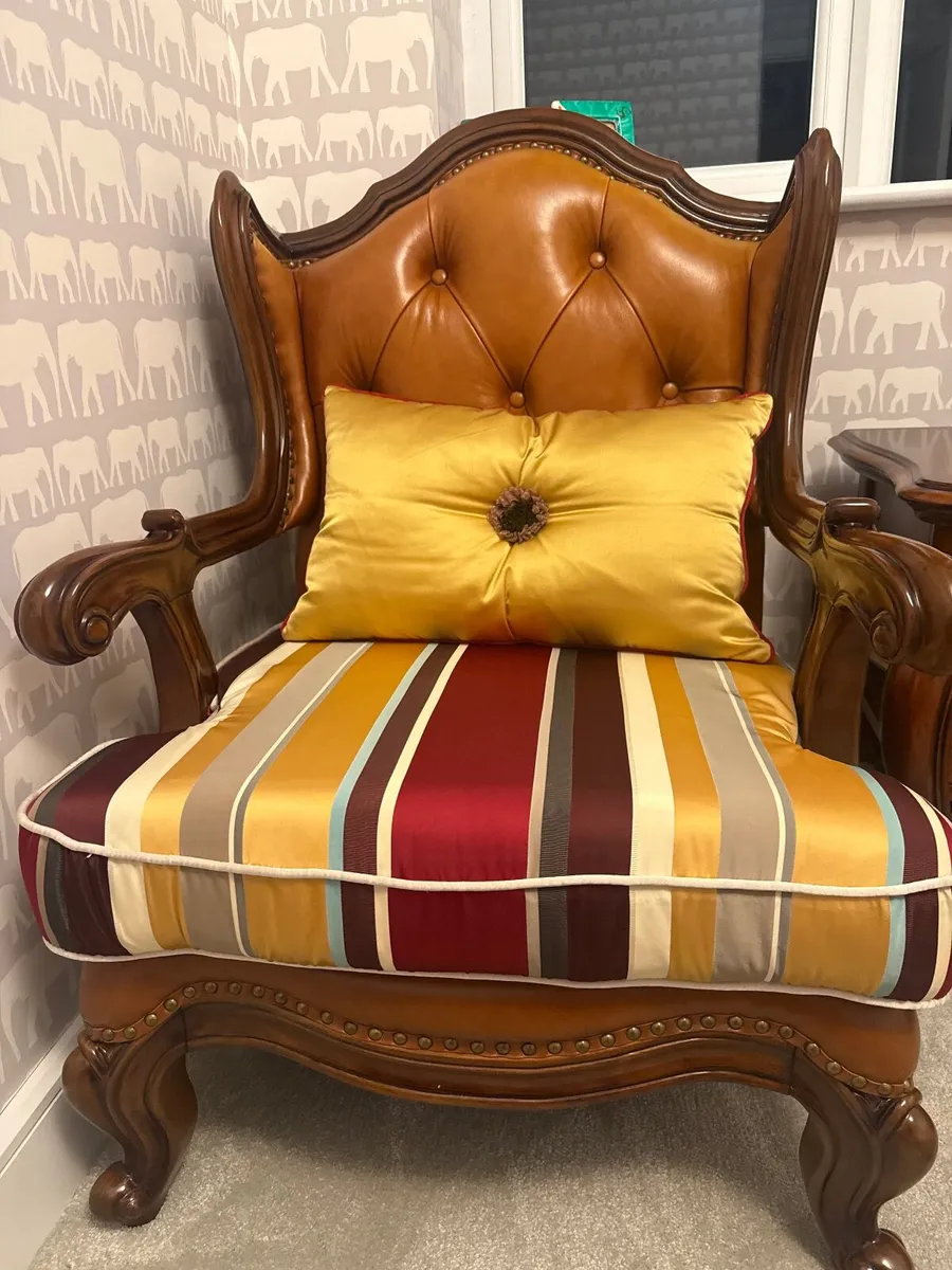 Single Sofa - Image 1