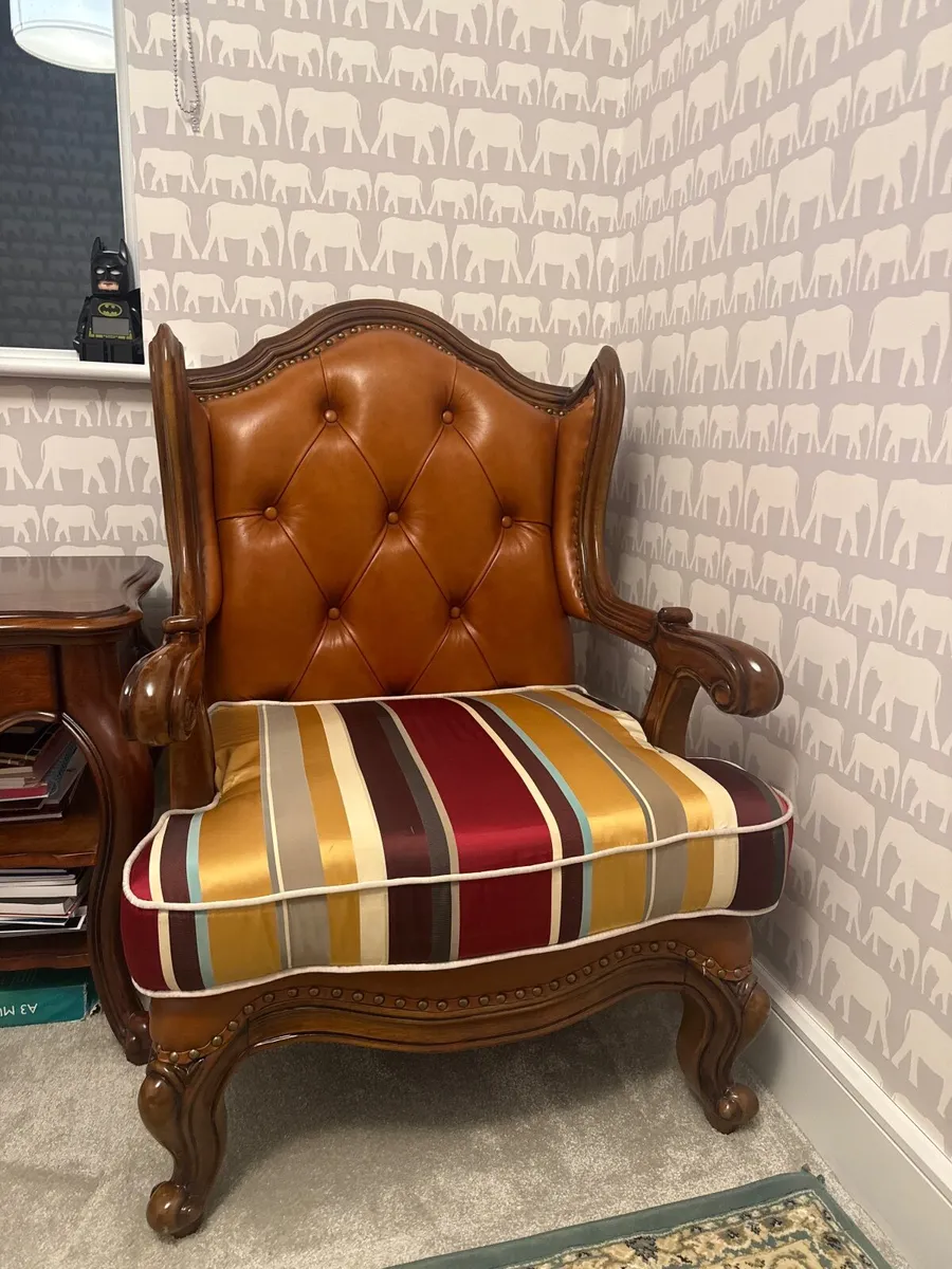 Single Sofa - Image 2