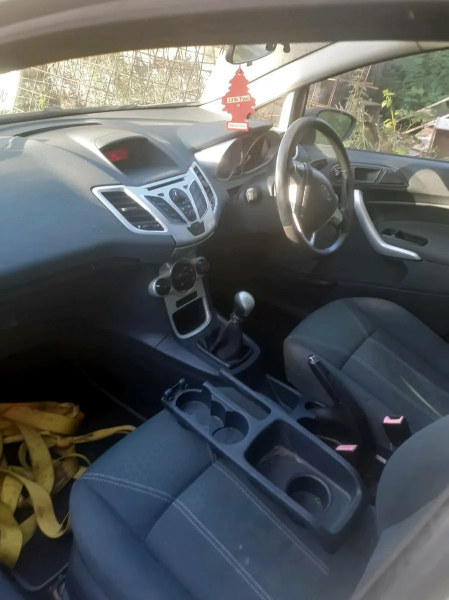 Ford fiesta for parts - Image 4