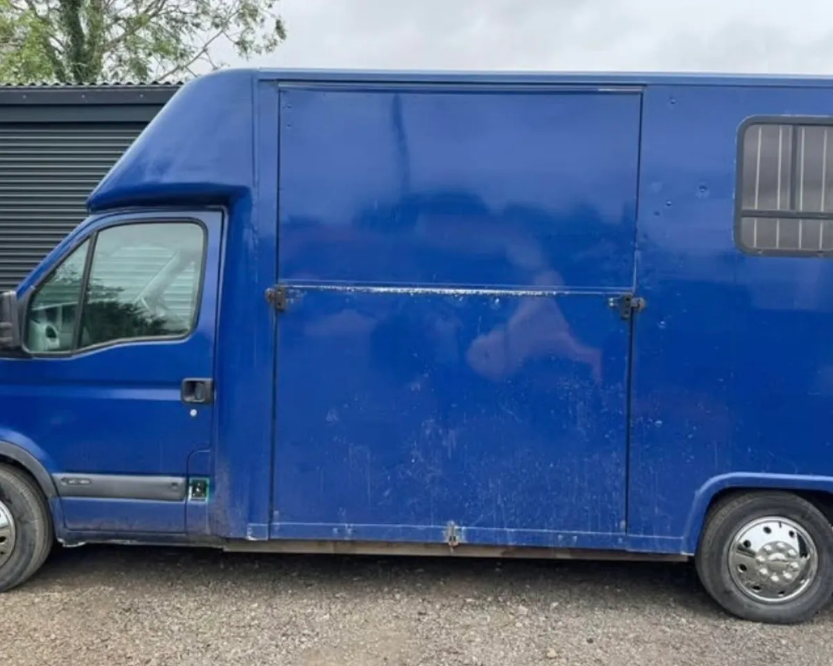 Nissan 2008 3.5 Ton Horsebox - Image 2