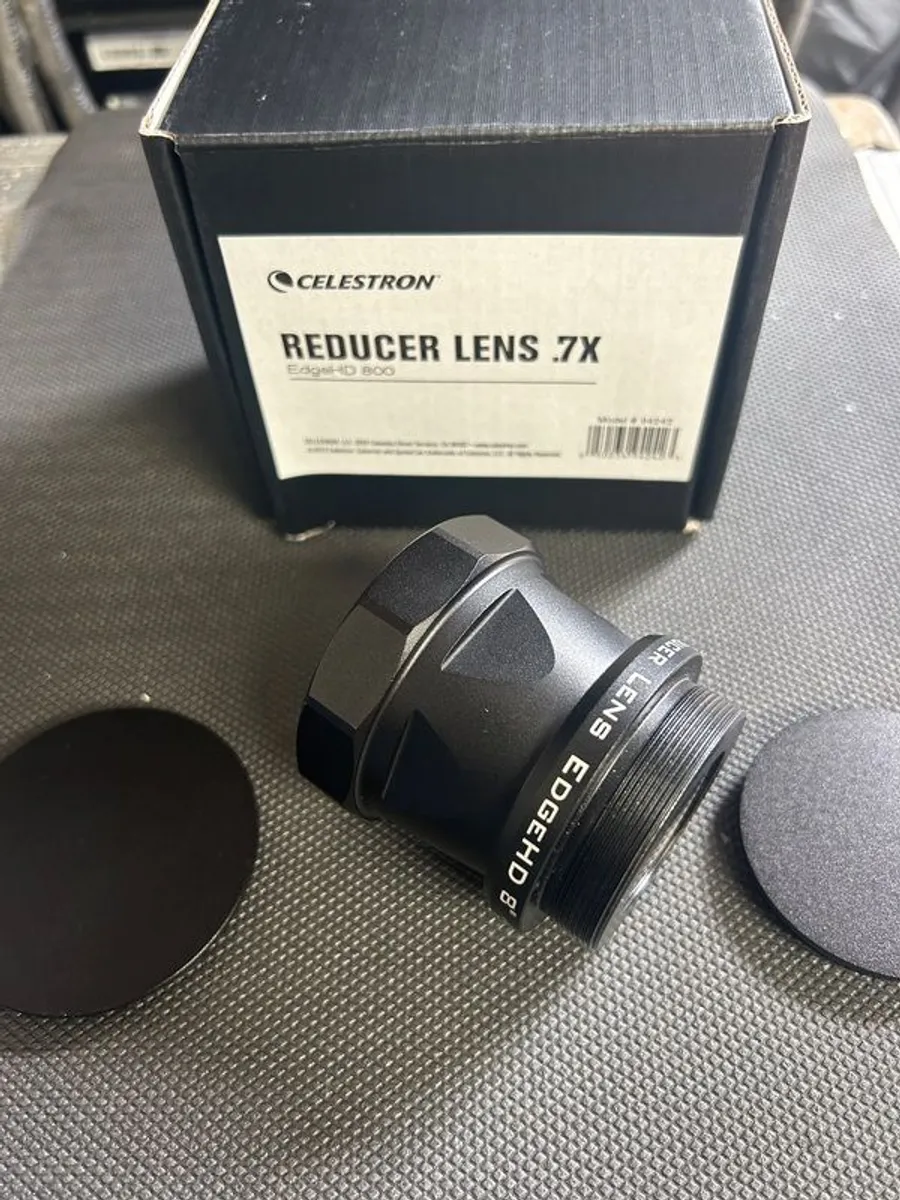 Celestron EdgeHD 8  0.7x reducer/flattfner - Image 1