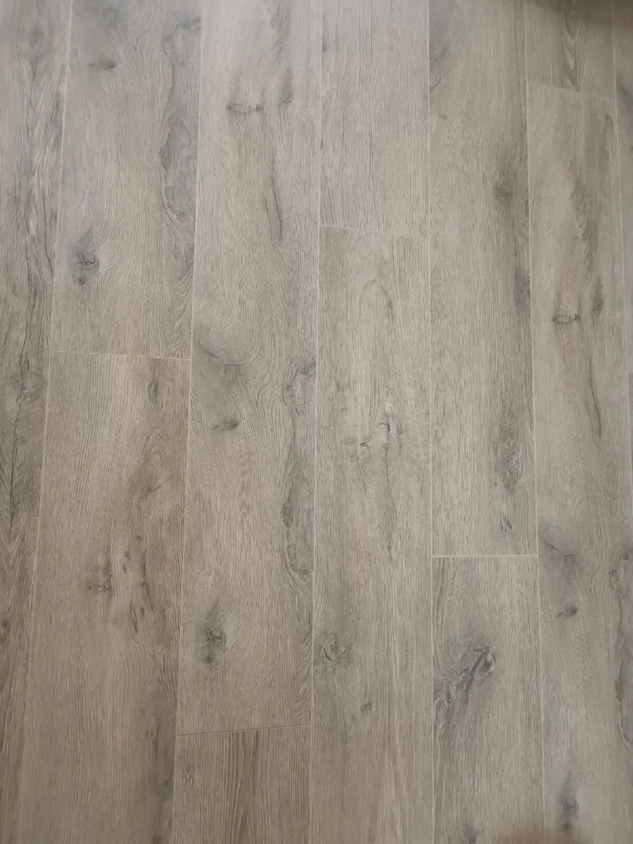 Laminate floor installation and painting services - Image 3