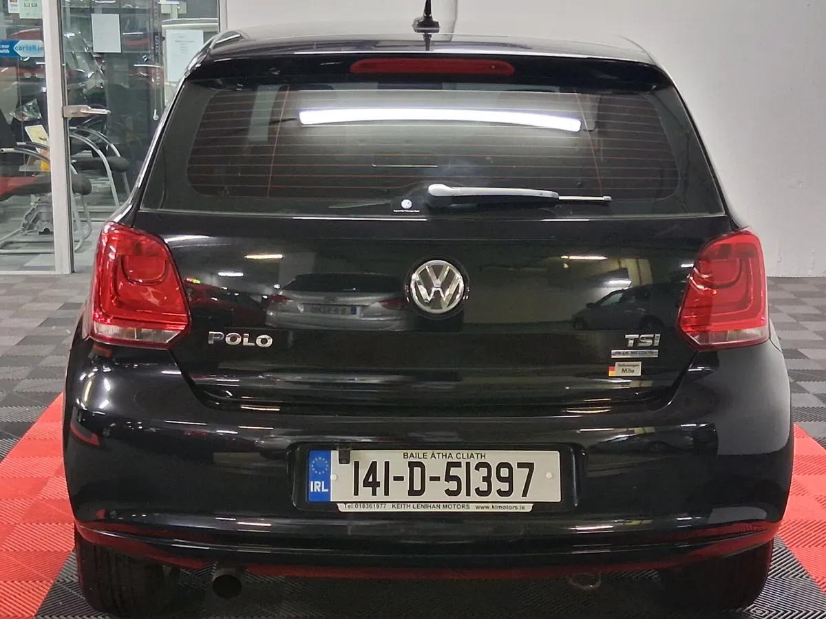 2014 Volkswagen Polo **AUTO** - Image 4