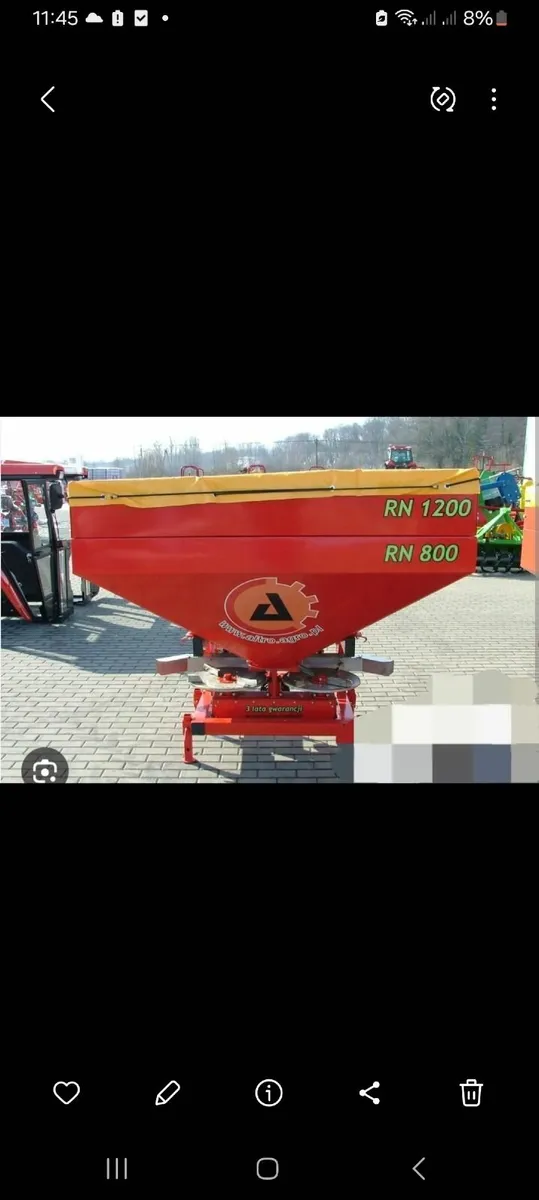 Fertilizer spreader