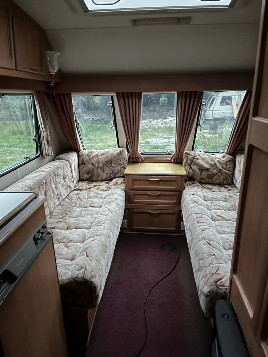 Abi manhattan 4/5 berth caravan & awning - Image 2