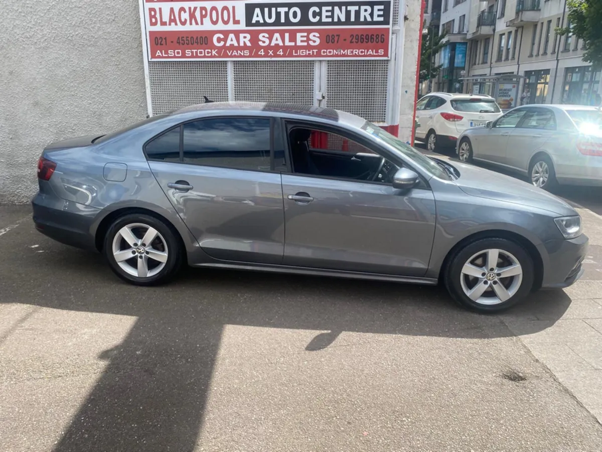 Volkswagen Jetta CL 1.2 TSI MANUAL 6SPEED FWD 105H - Image 1
