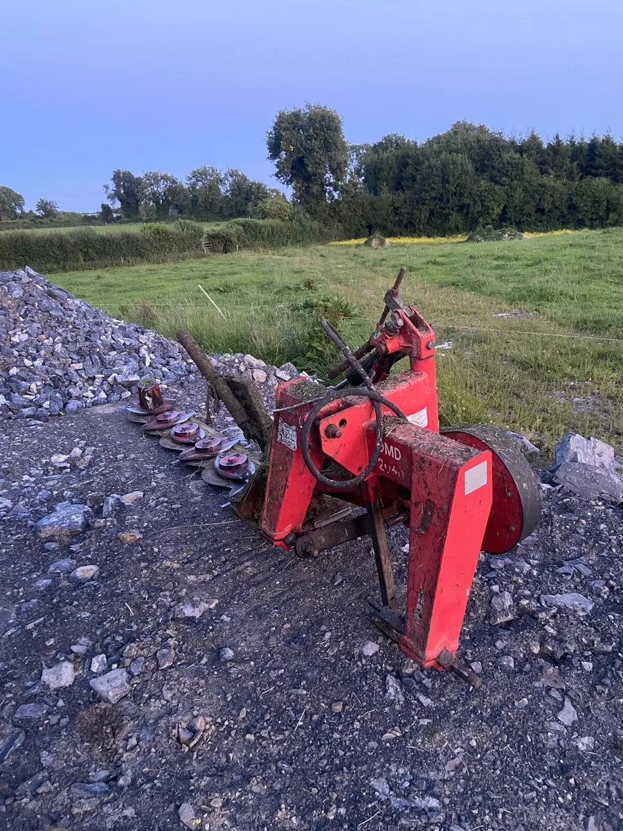 8ft fort mower for parts or repair - Image 1