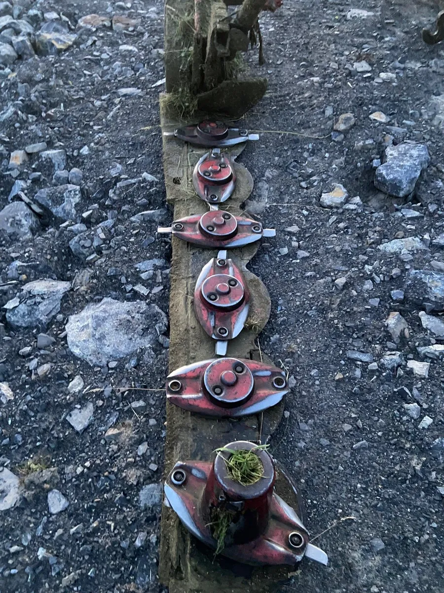 8ft fort mower for parts or repair - Image 3