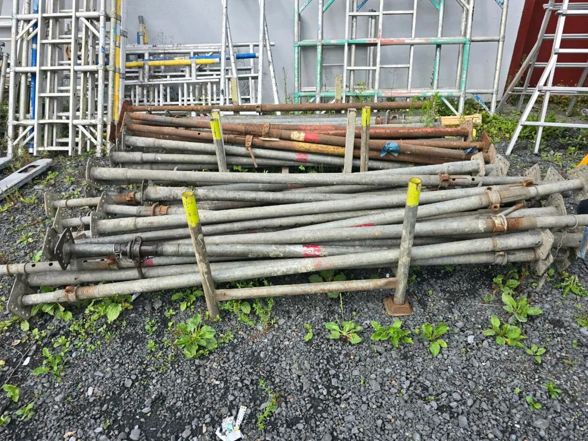 Galvanised Heavy Duty Adjustable Acrow Props – €55 - Image 3