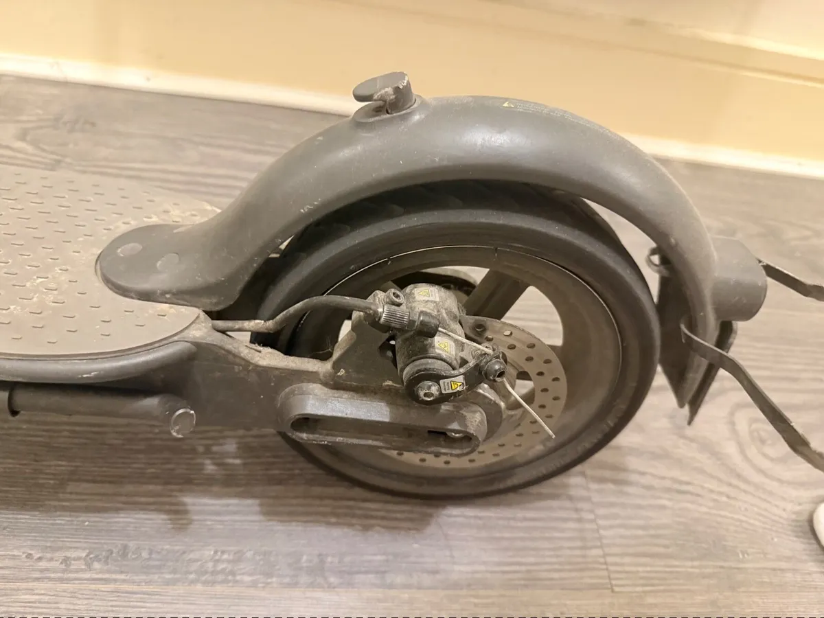 Mi 1s E scooter - Image 4