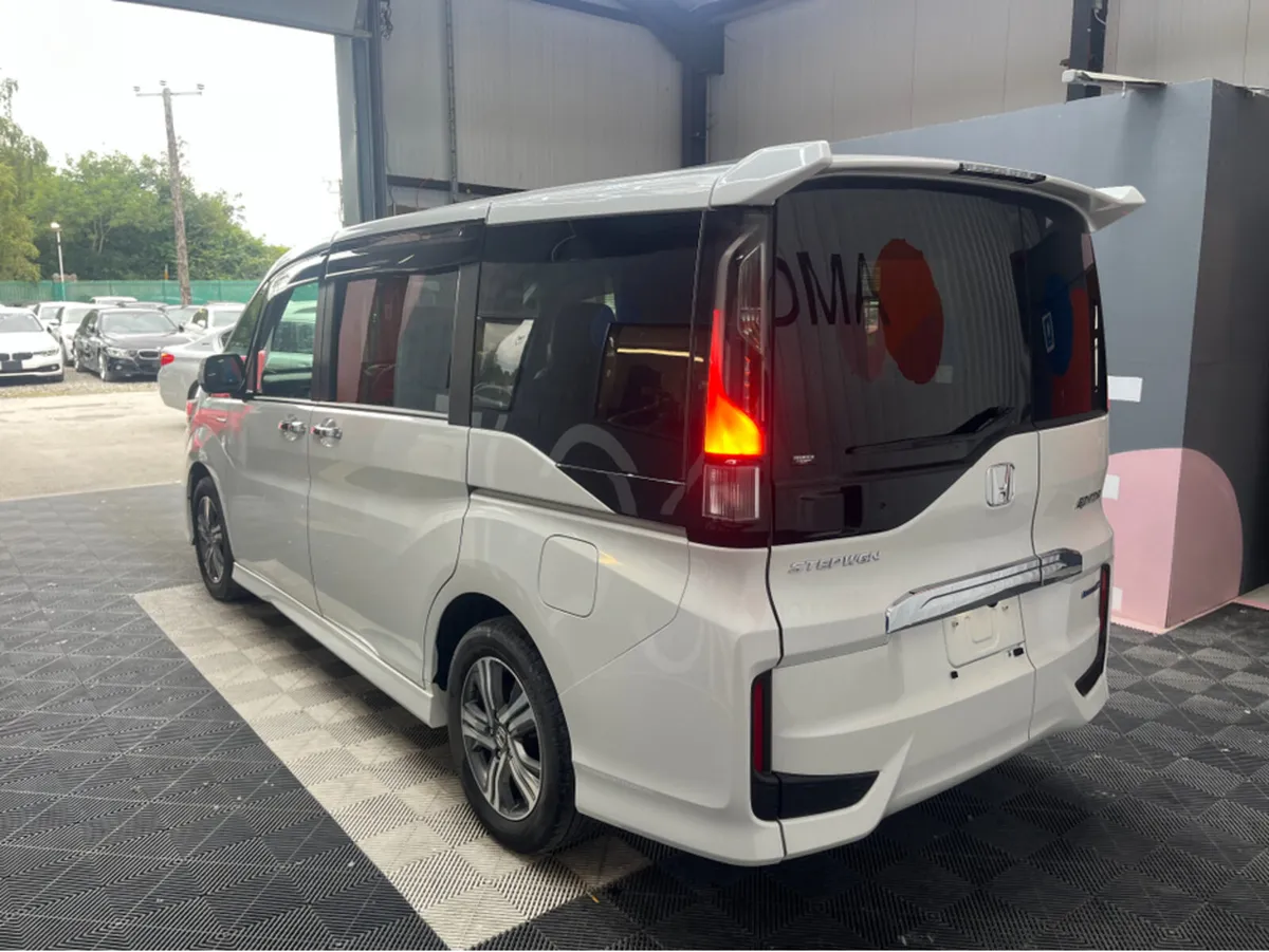 Honda Stepwagon 2.0 HYBRID / 107k KMs / REVERSE CA - Image 4