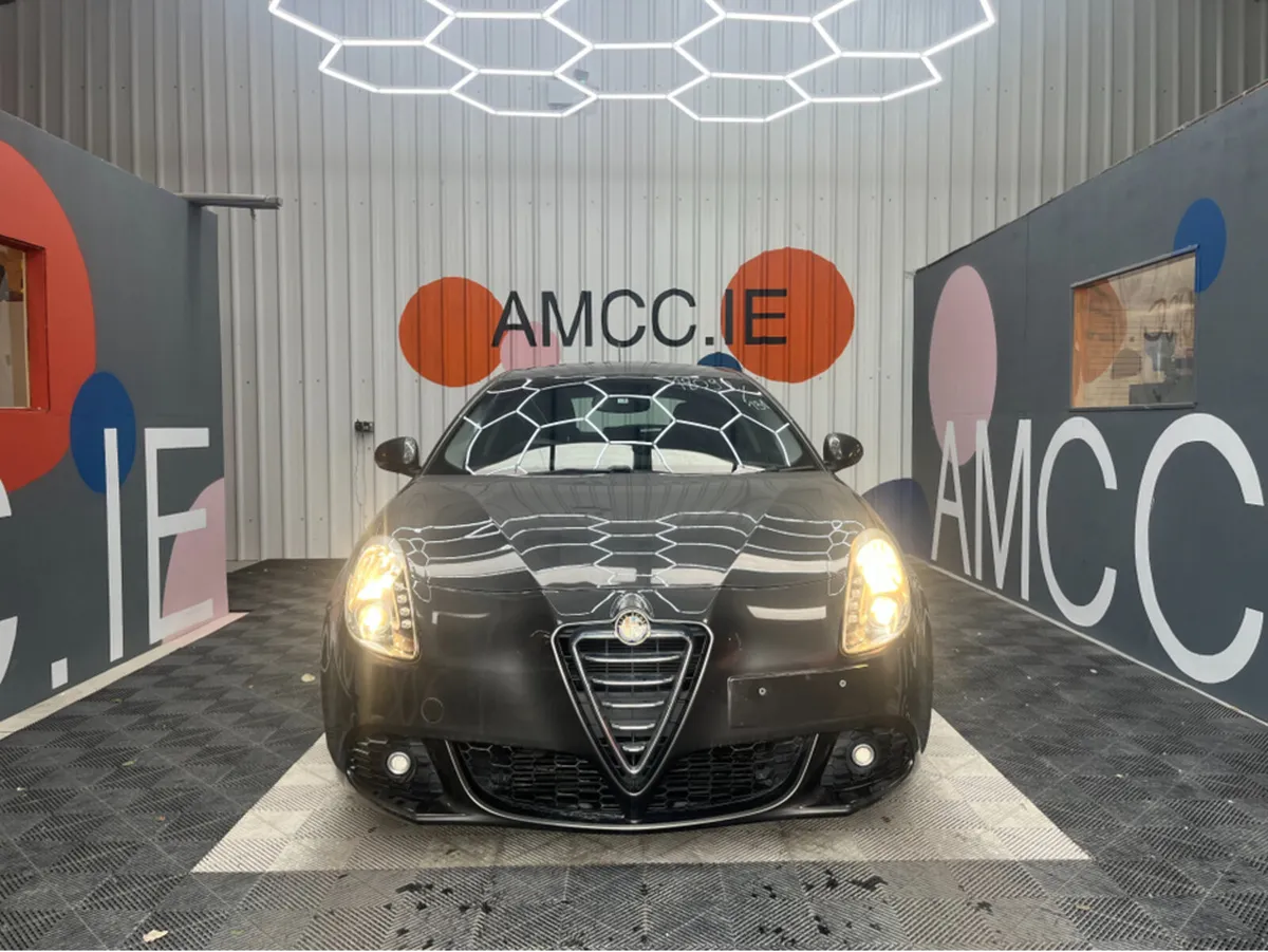 Alfa Romeo Giulietta 1.4 PETROL / 105k KMs / AUTOM - Image 2