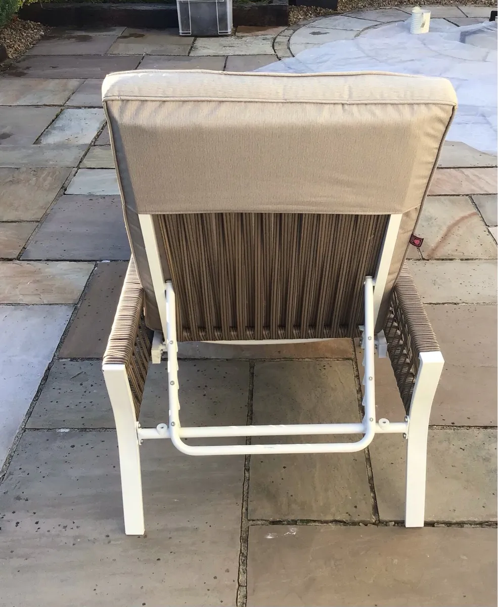 Sunlounger - Image 2