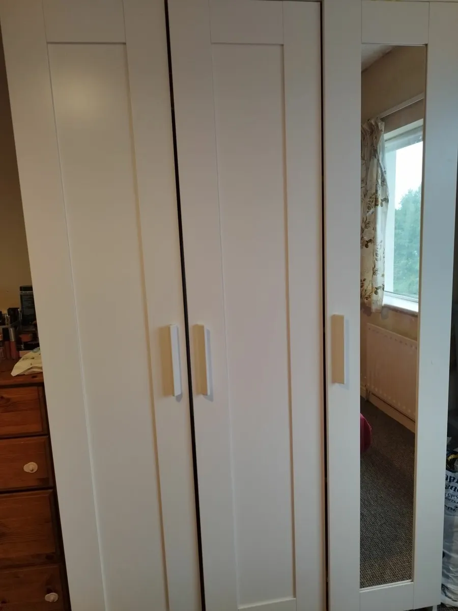 Wardrobe 3 doors - Image 3