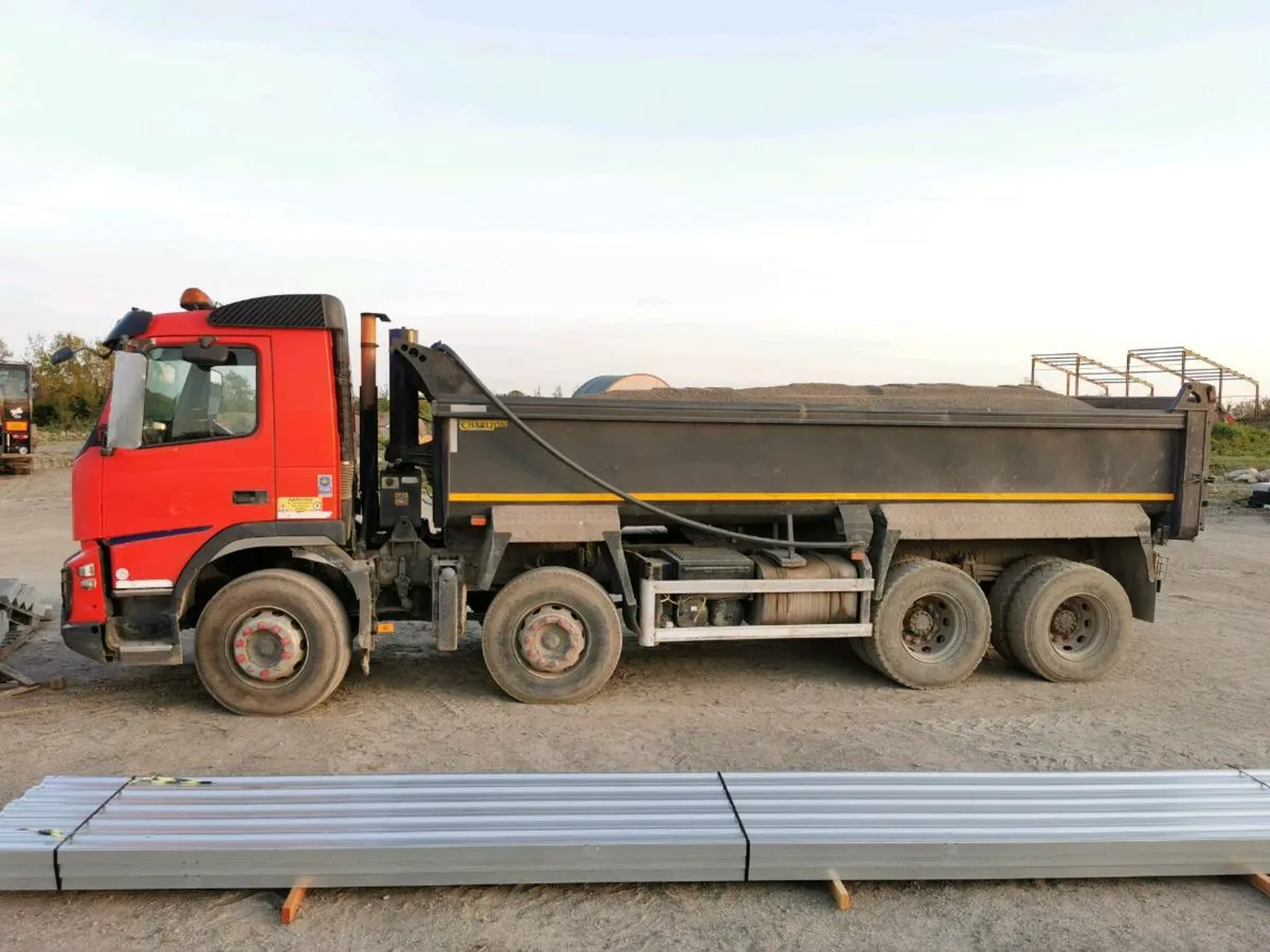 Volvo tipper - Image 2