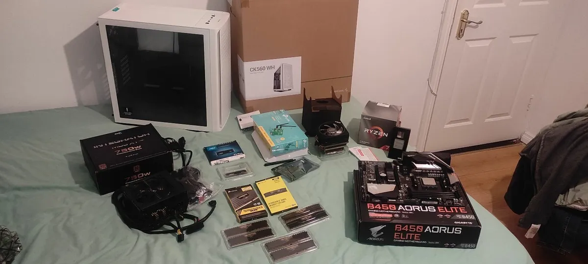 Pc parts, computer bundle and can do 4070 for 450e - Image 1