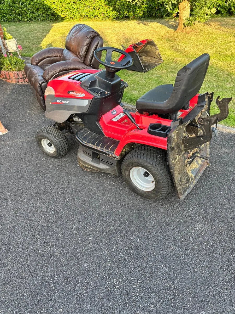 Ride on lawnmower - Image 3