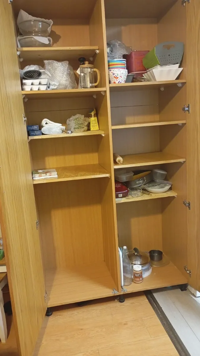 Cabinet - Image 1