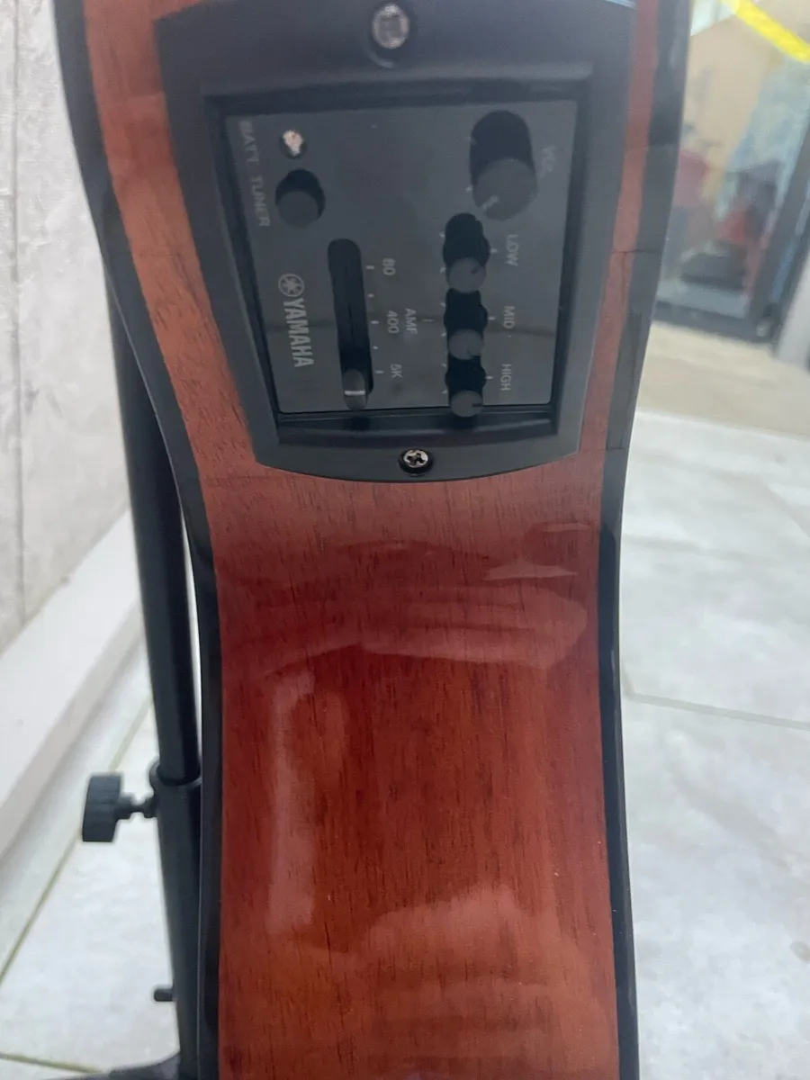 Guitar - Image 4